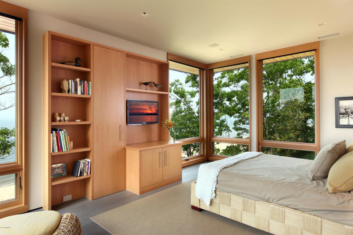 Modern-Lake-Front-Luxury-Home-Michigan_15