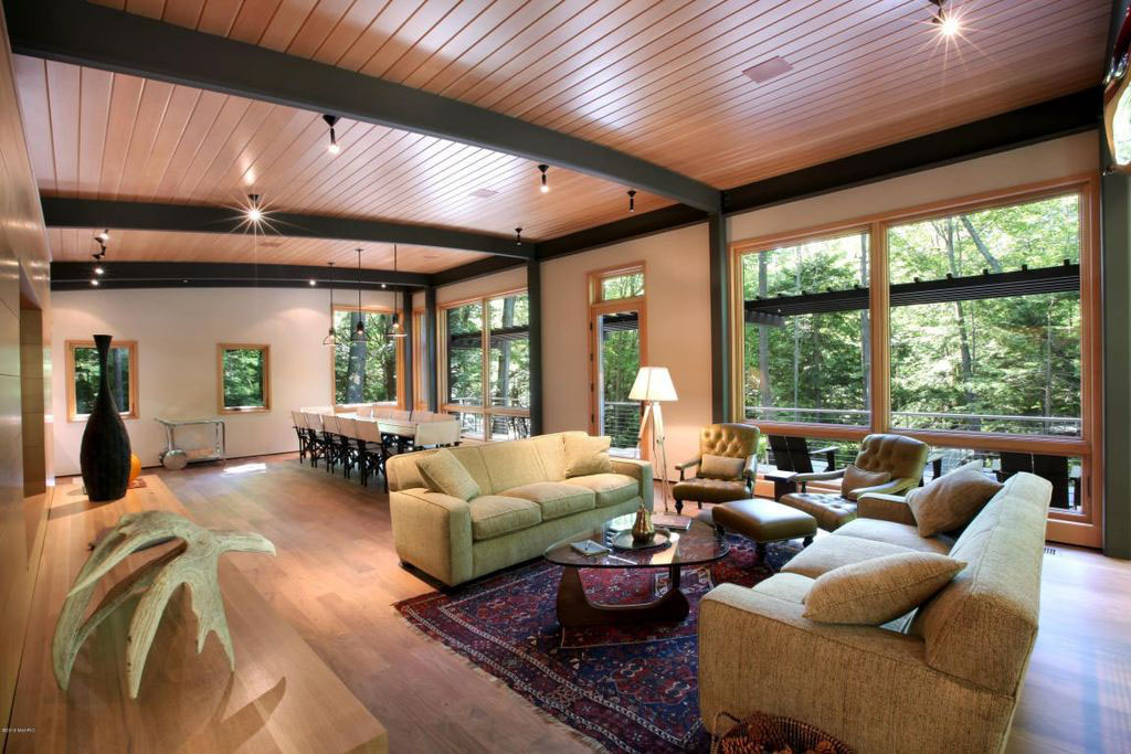 Modern-Lake-Front-Luxury-Home-Michigan_17