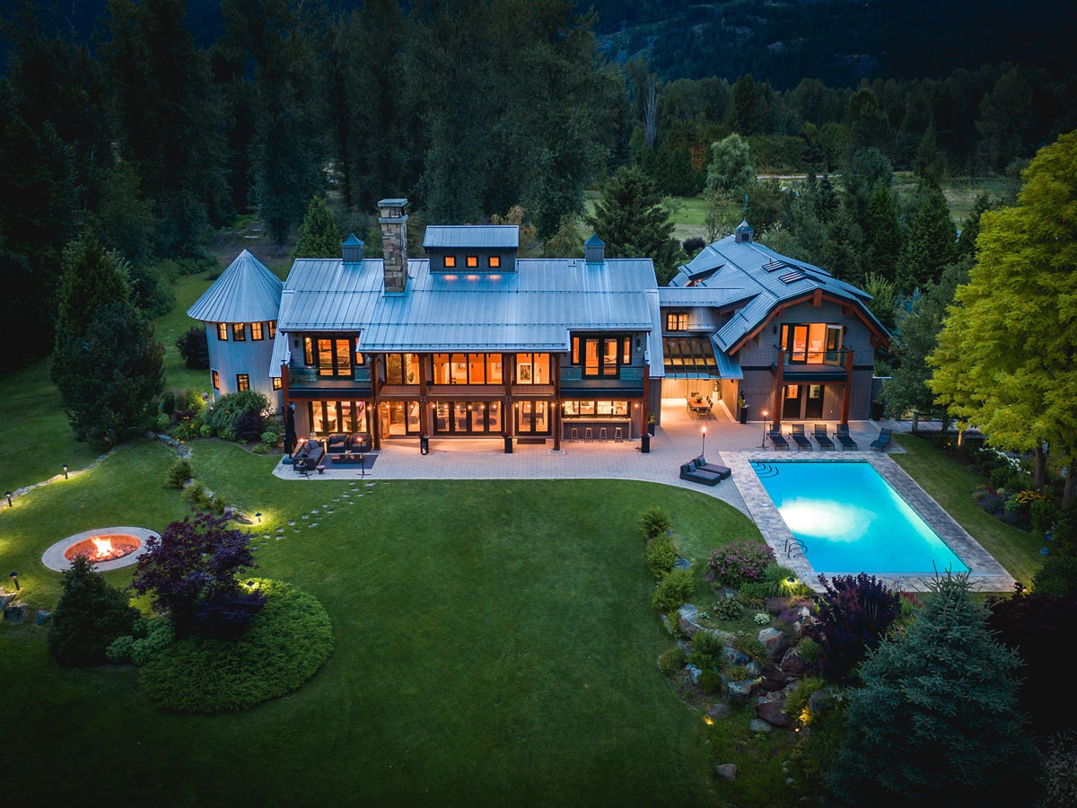 Modern Rustic Luxury Home - Pemberton, British Columbia, Canada