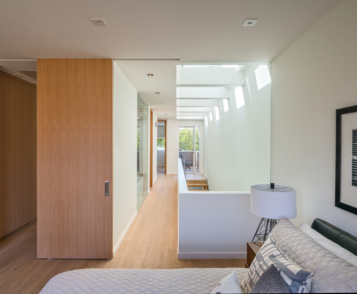 Modern-Semi-Detached-Home-Forest-Hill-Toronto_5