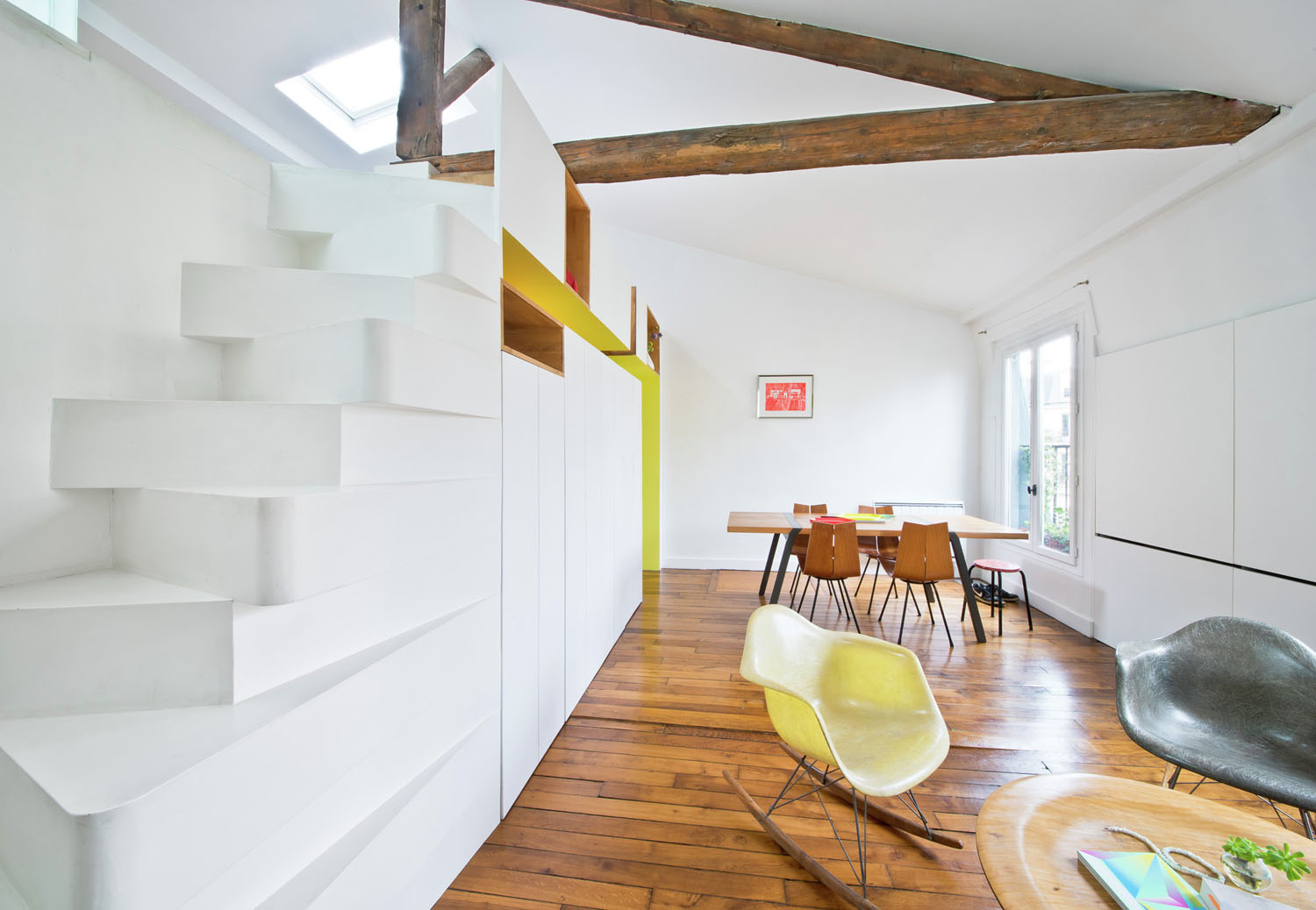 Montmartre-Loft-Apartment_2 Modern Attic Loft Apartment with Wood Beams