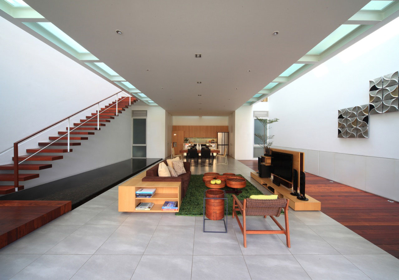 Narrow-House-Jakarta_1