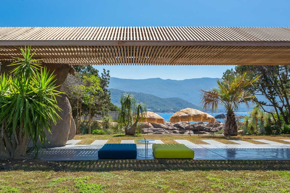 Natural Red Cedar Modern Timber Home with Sea Views - Corsica