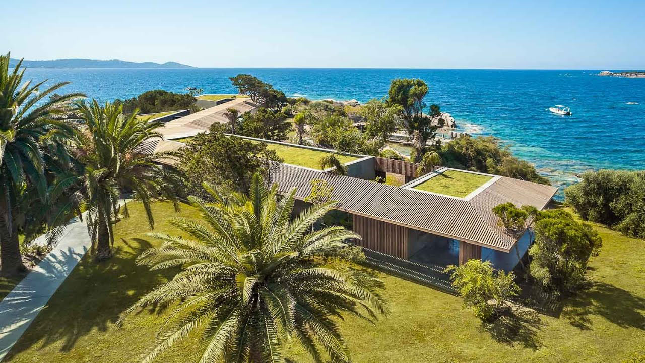 Natural Red Cedar Modern Timber Home with Sea Views - Corsica