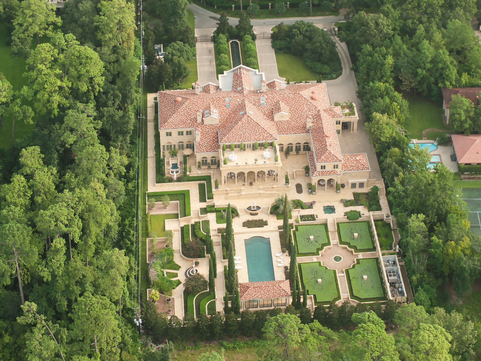 Neoclassical-Chateau-Estate-Texas_2 Chateau Style Mansion in Texas