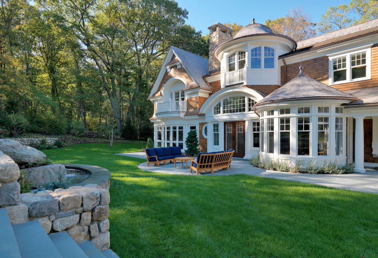 Traditional New England Luxury Mansion with Palladian Architectural Influence