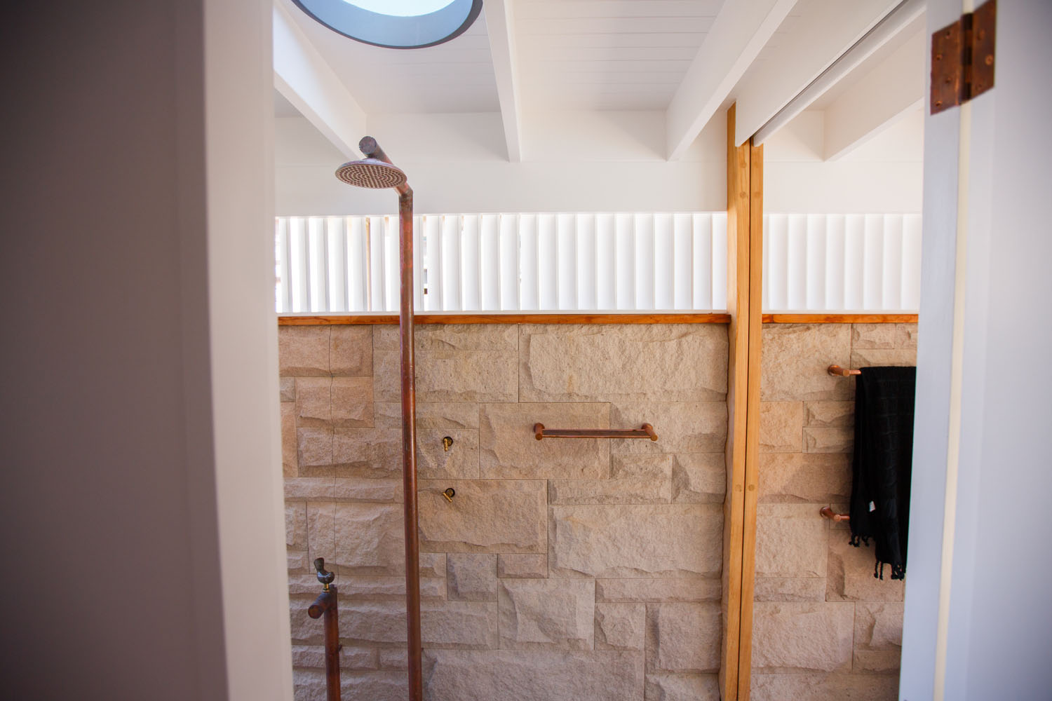 Newly-Redesigned-Arts-and-Crafts-House_10
