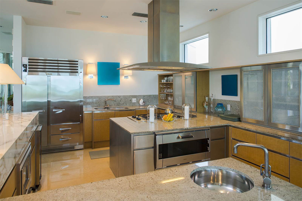 Luxury Waterfront Modern Home - St. Petersburg, Florida