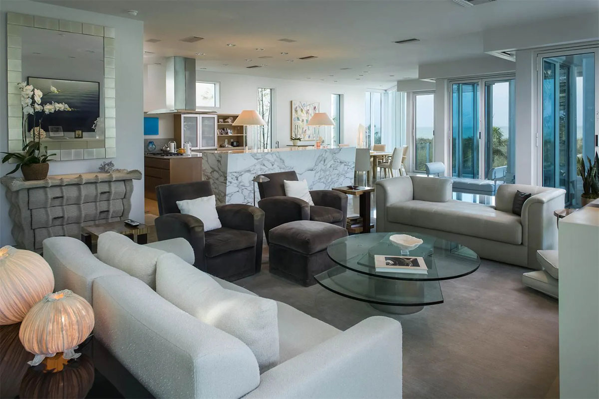 Luxury Waterfront Modern Home - St. Petersburg, Florida