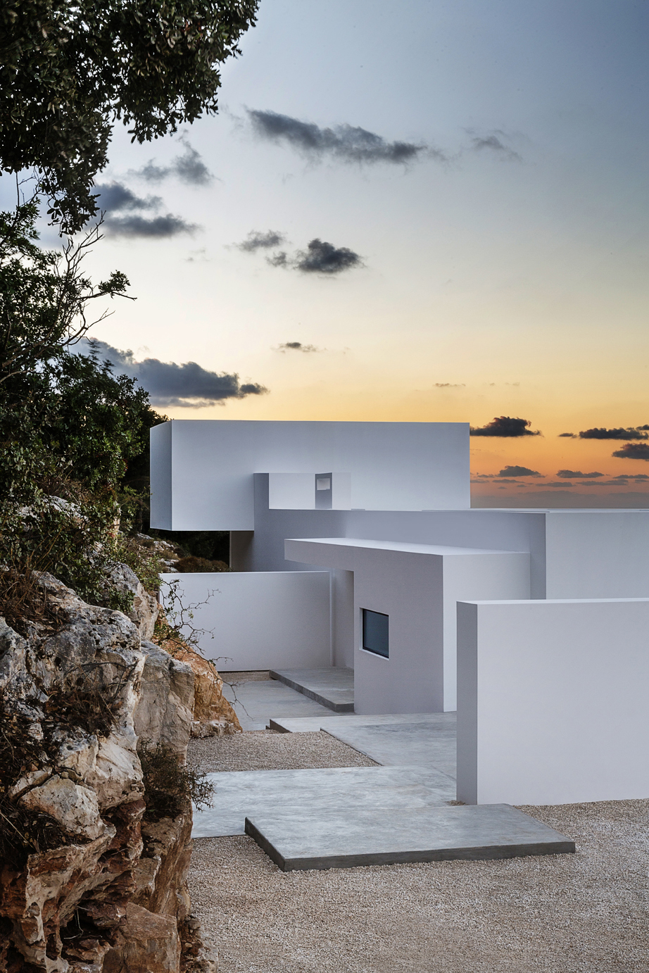 Olivier-Dwek-House-T_3 Minimalist Greek Architecture