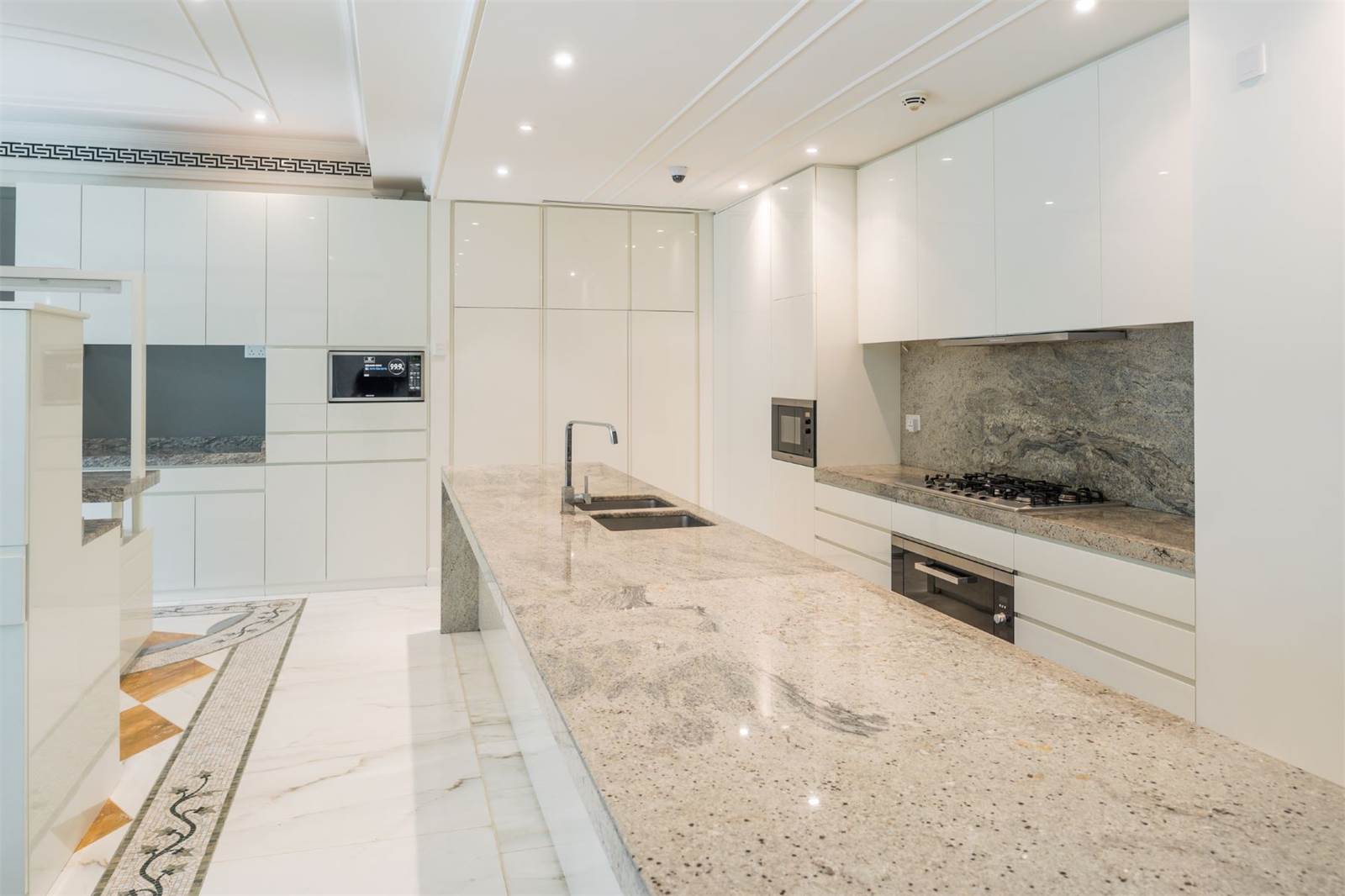 Palazzo-Versace-Luxury-Penthouse-Dubai_13