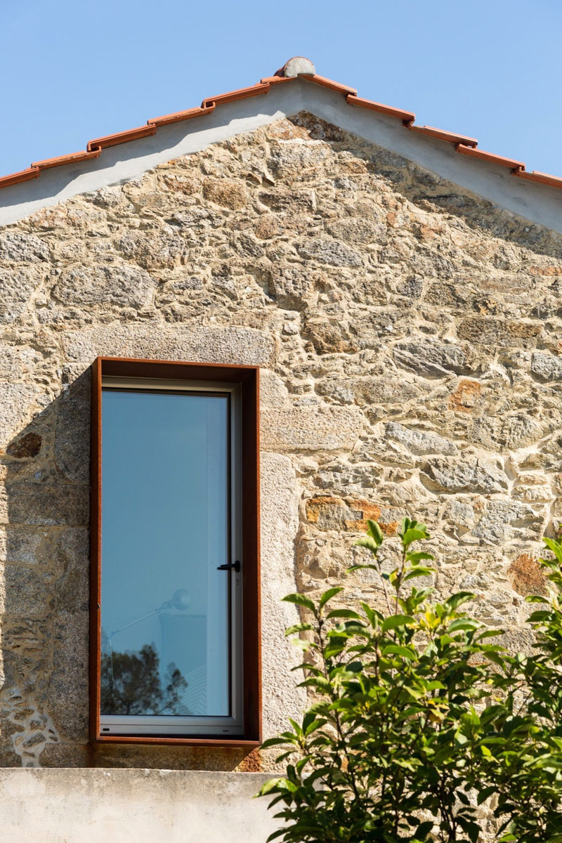 Portugal-Stone-Country-House_13