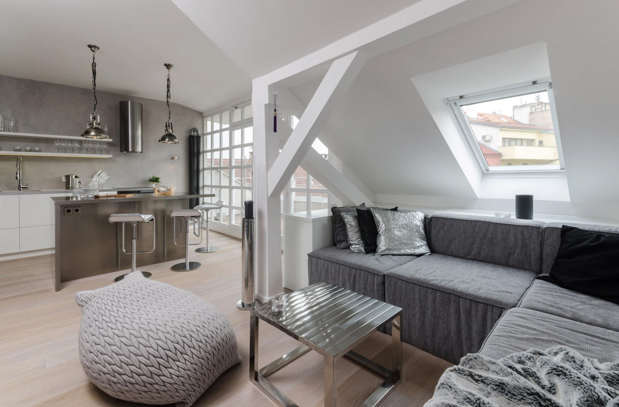 Prague-Modern-Loft-Apartment_1