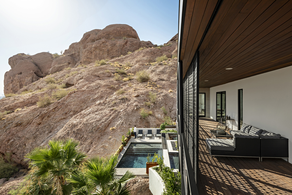 Red Rock Mountainside Modern House with City View - Phoenix, Arizona