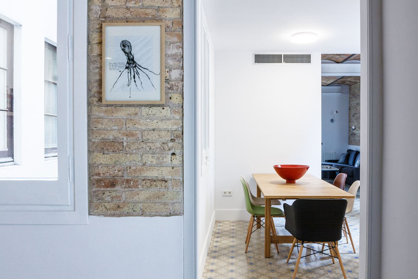 Refurbished-Modern-Apartment-Barcelona_3