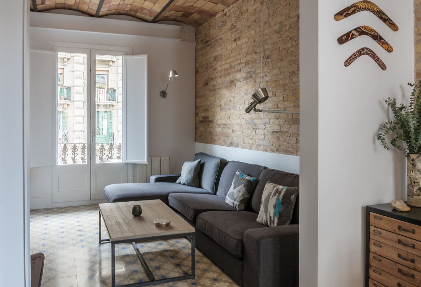 Refurbished-Modern-Apartment-Barcelona_4