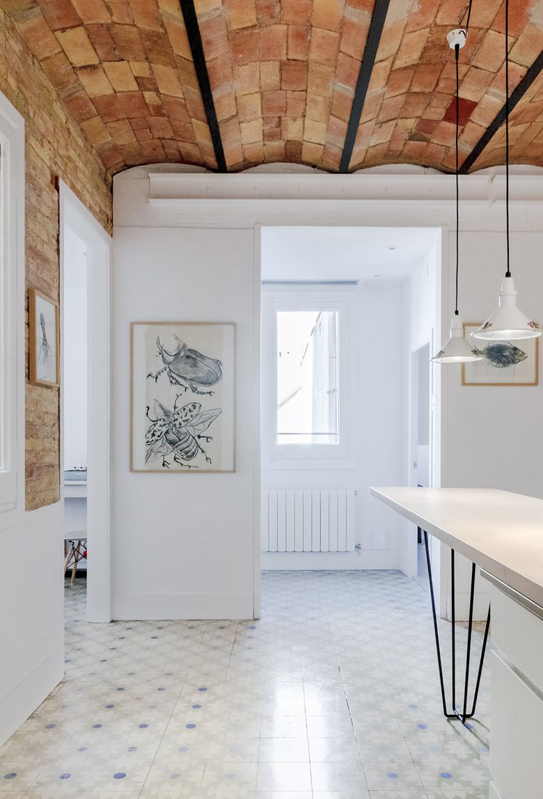 Refurbished-Modern-Apartment-Barcelona_6