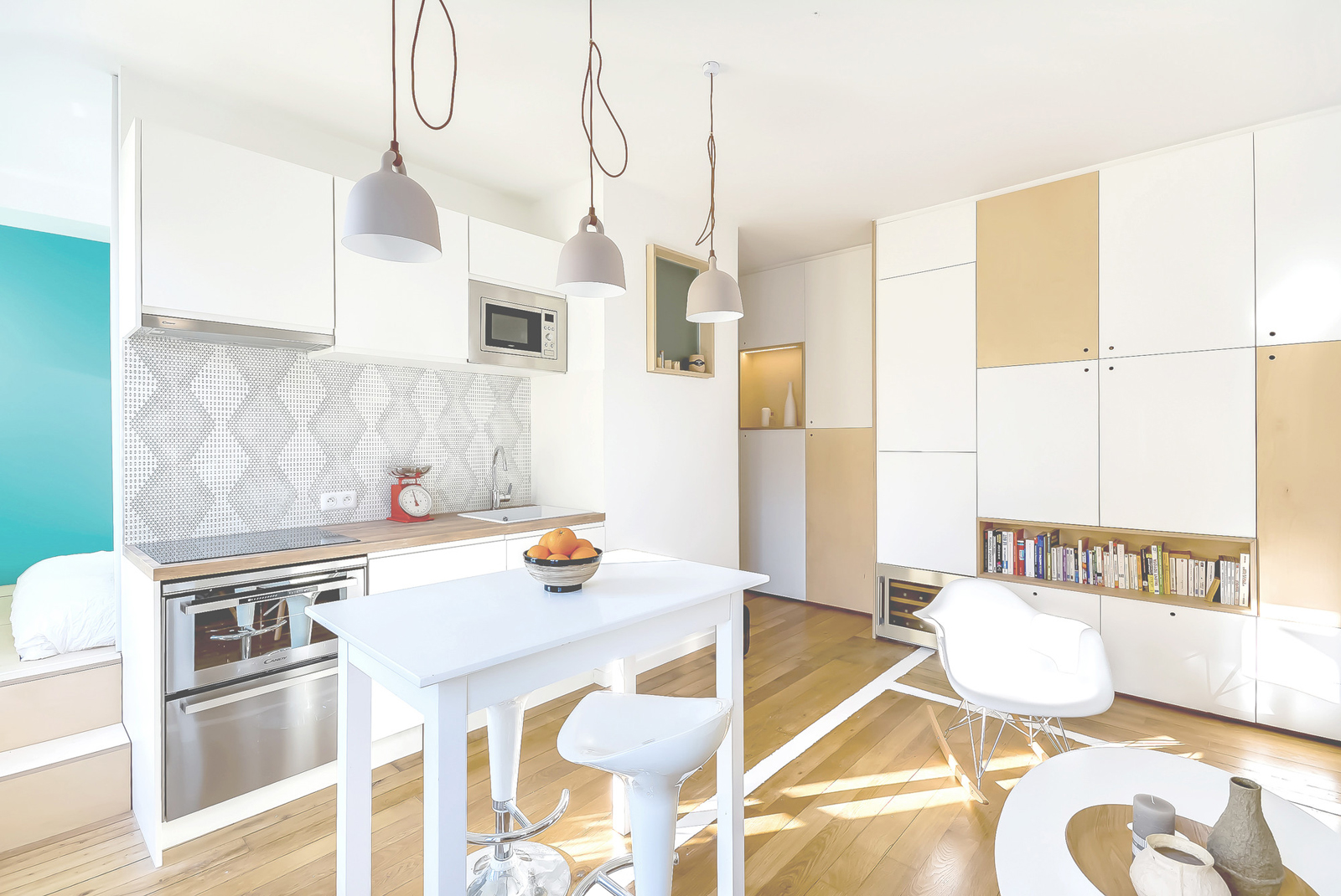 Richard-Guilbault-Parisian-Flat_1 Modern Small Studio Apartment in Paris