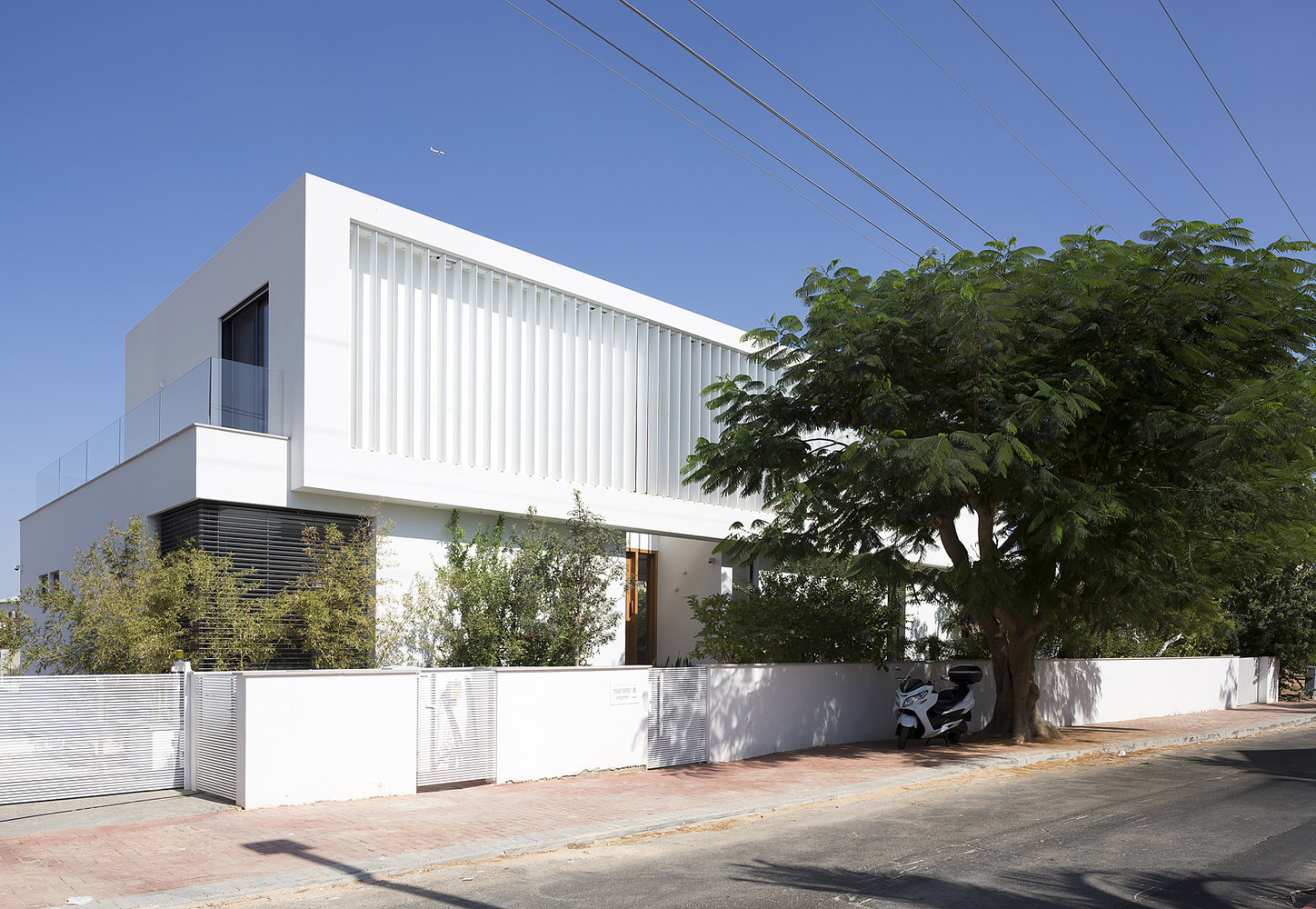 Rishon-LeTsiyon-Israel-Modern-House_23