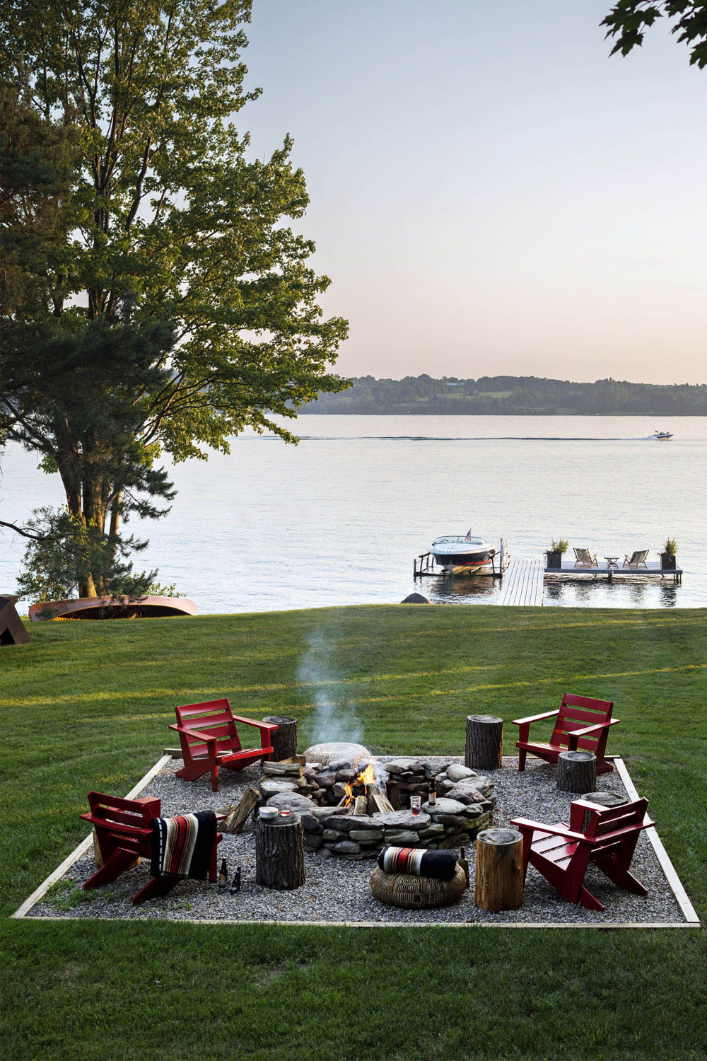 Dream Lakeside Backyard Patios with Firepits Outdoor Fire Pit by the Lake