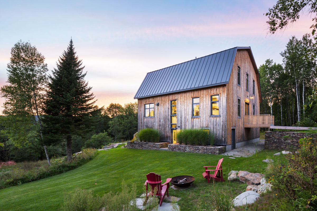 Modern Barn House with Spectacular View of the Landscape