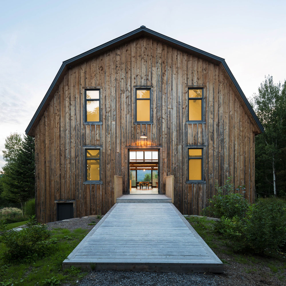 Modern Barn House in the Countryside - Potton, Quebec, Canada