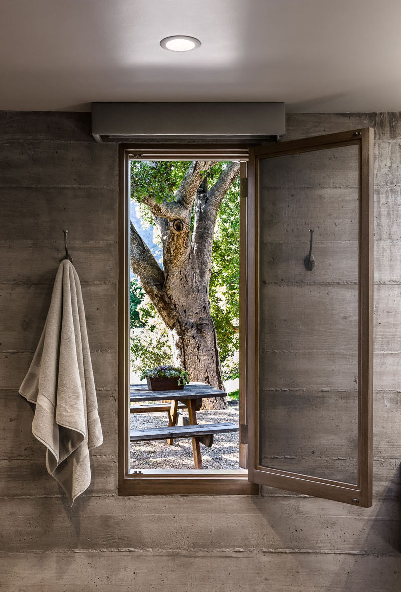 Rustic-Modern-Ranch-Style-House-Santa-Barbara-California_10