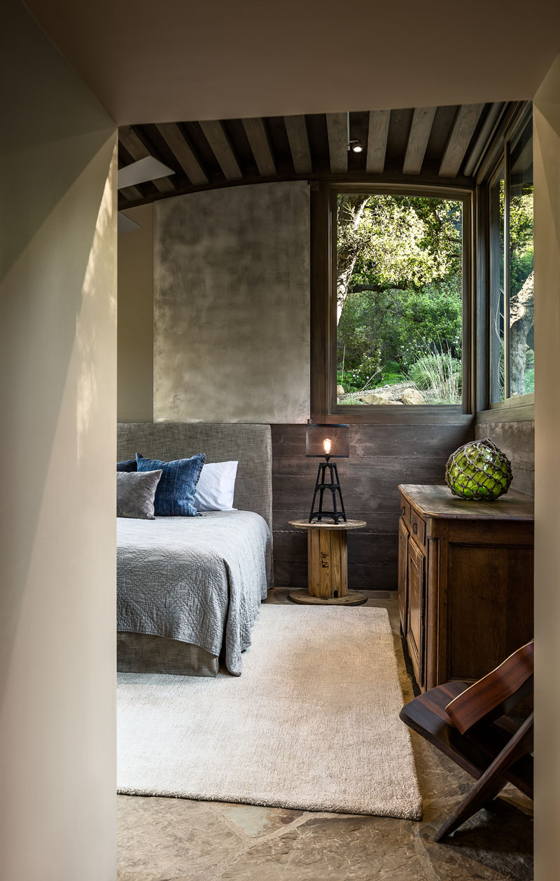 Rustic-Modern-Ranch-Style-House-Santa-Barbara-California_12