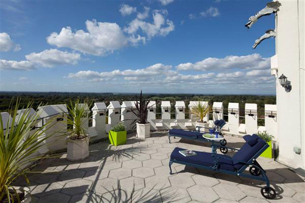 Ruxley-Towers-Claygate-Surrey_4 Castle-In-The-Sky