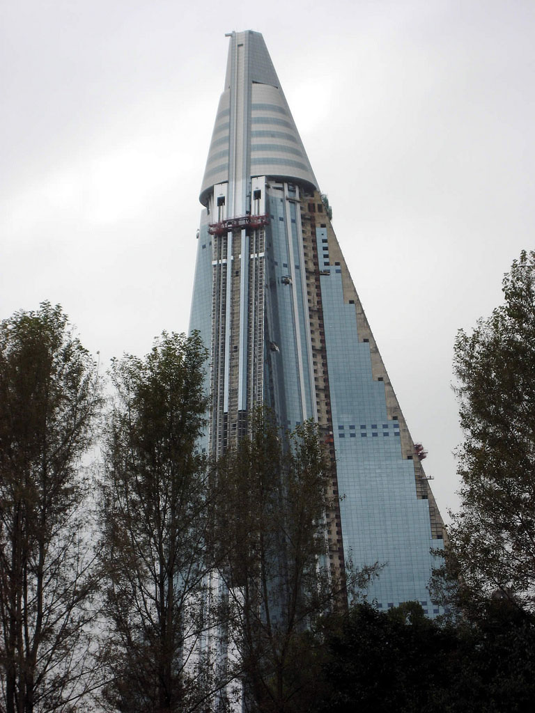 Ryugyong-Hotel-October-2010