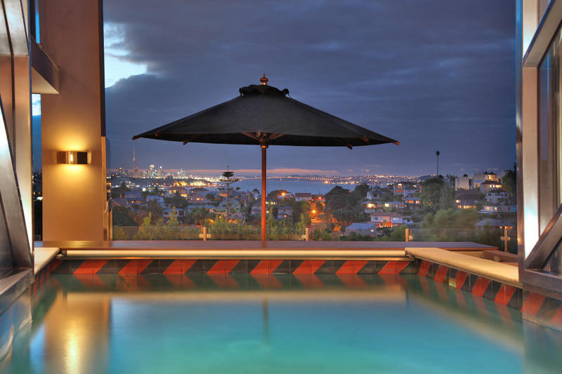 Saint-Heliers-Auckland-New-Zealand-Modern-Luxury-Home_11