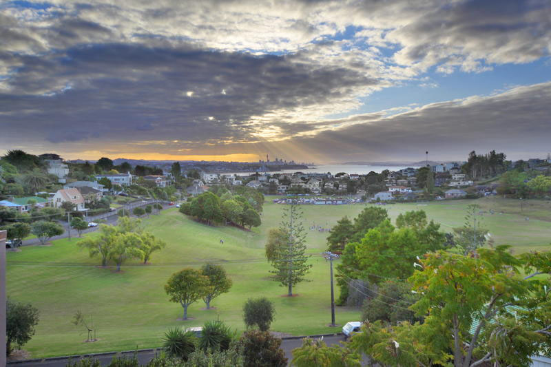 Saint-Heliers-Auckland-New-Zealand-Modern-Luxury-Home_17