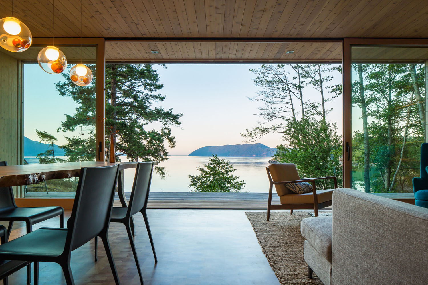 San-Juan-Islands-Modern-Seaside-Cabin_1