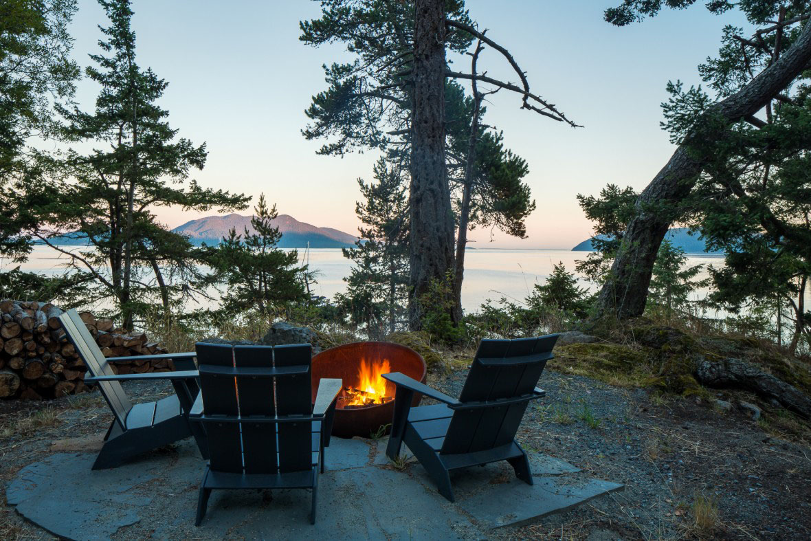 San-Juan-Islands-Modern-Seaside-Cabin_13
