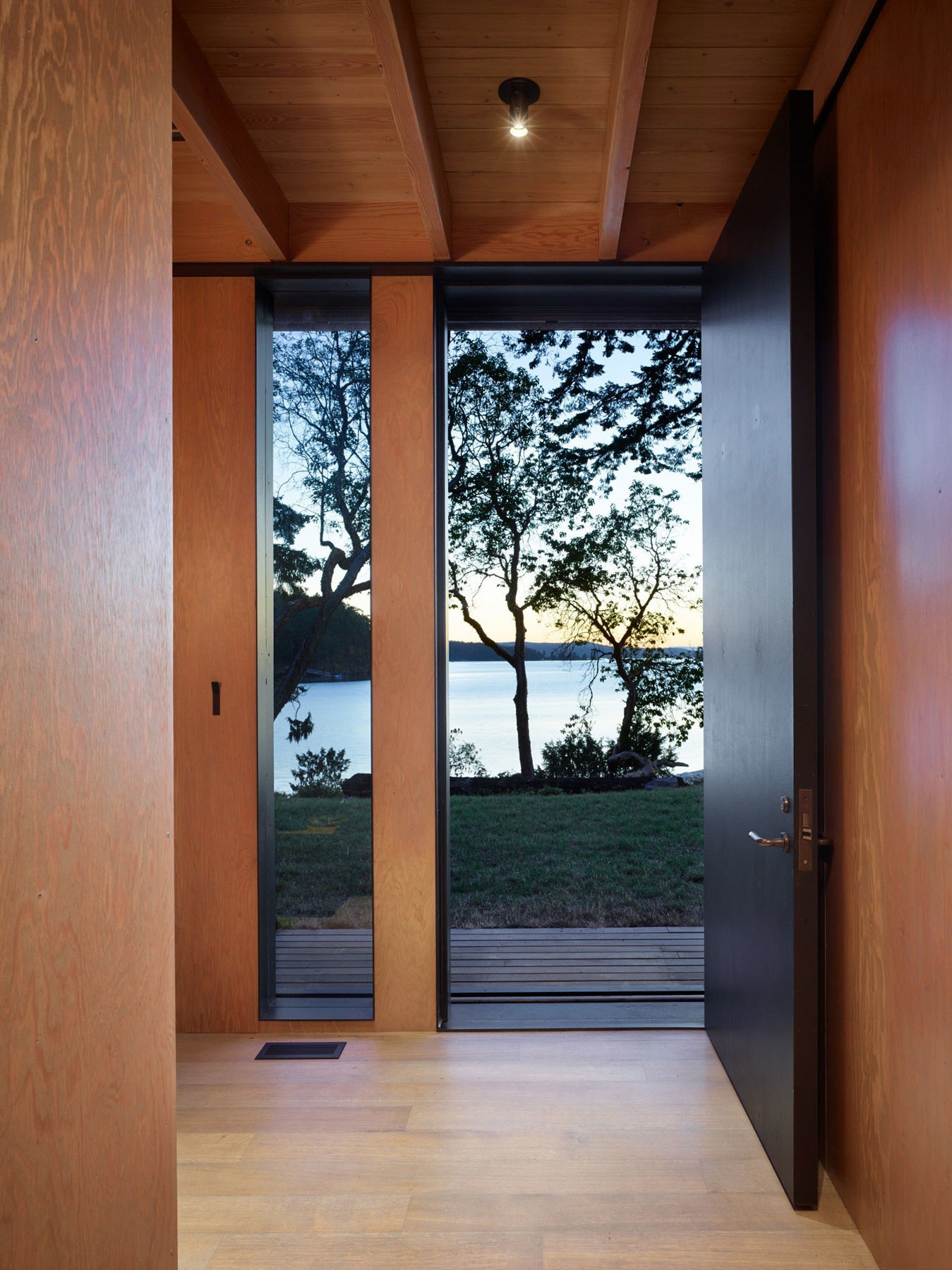 San-Juan-Islands-Waterfront-House_18
