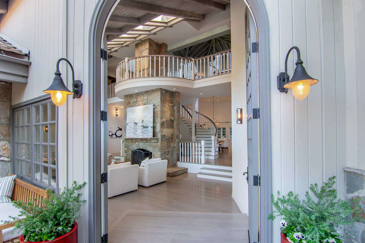 Inside Selena Gomez’s Dream Home - Encino, Los Angeles, California