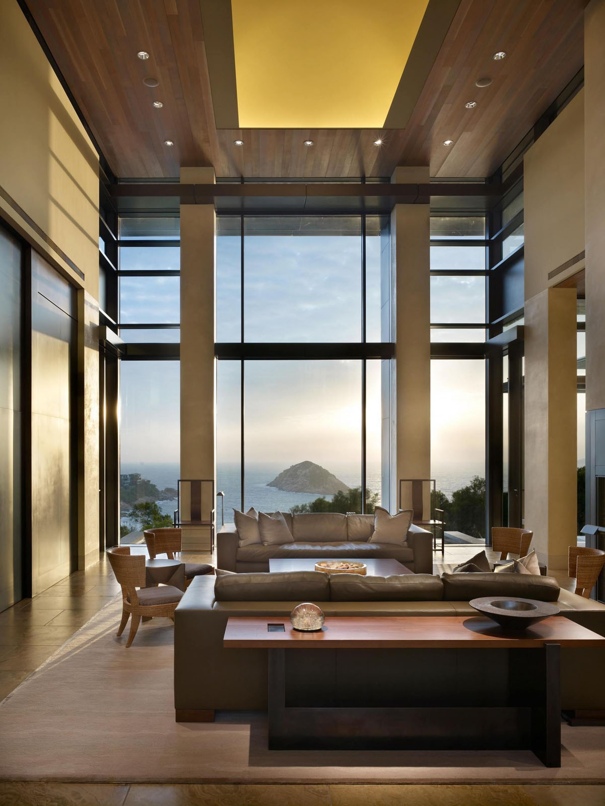 Shek-O-Hong-Kong-Villa_5 Contemporary Hillside Villa in Hong Kong with Scenic Views of the South China Sea