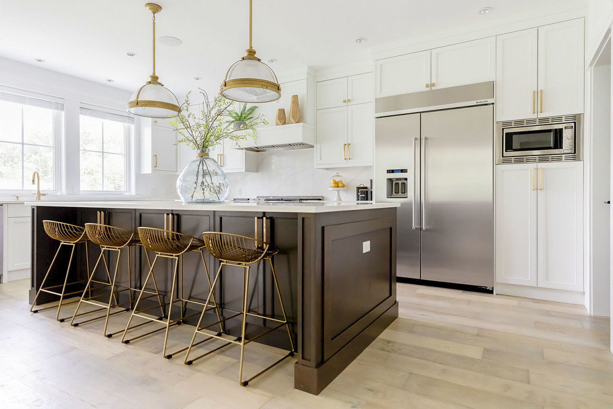 Contemporary Shingle Style House with Elegant Interiors