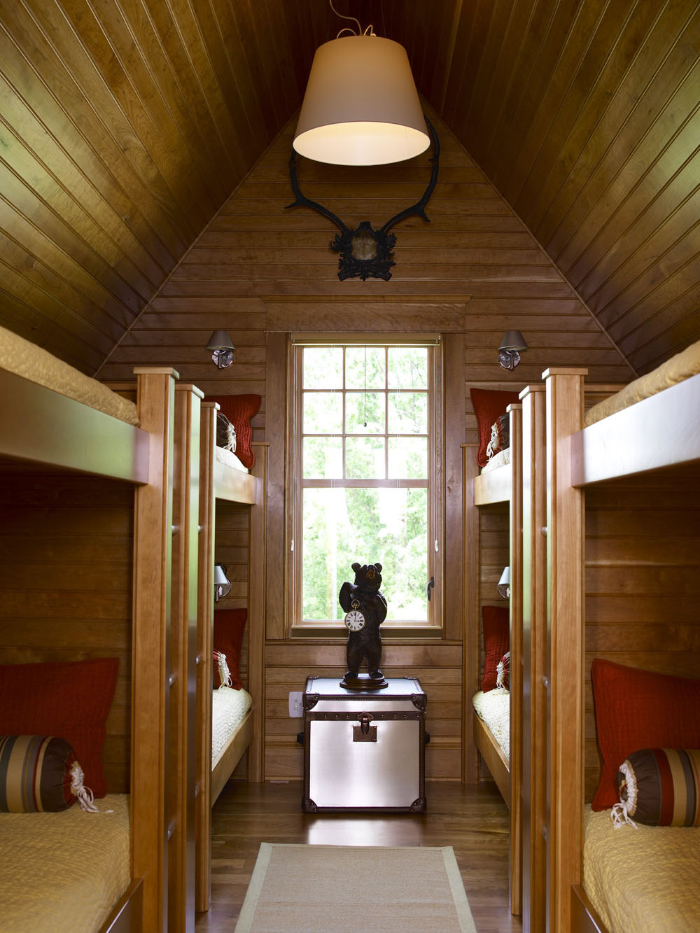 Seaside Shingle Style Farmhouse Bunk Bed Room - Annapolis, Maryland