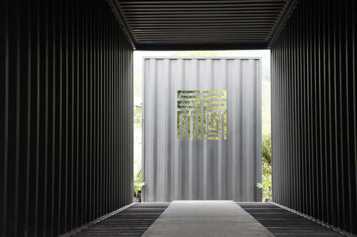 Shipping-Container-Hotel_10