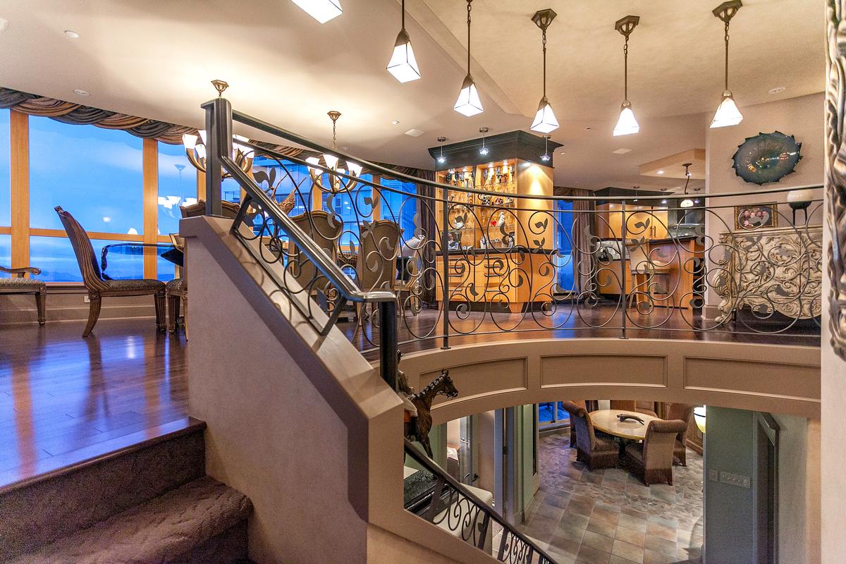 Sky-Penthouse-Mansion-Vancouver_10