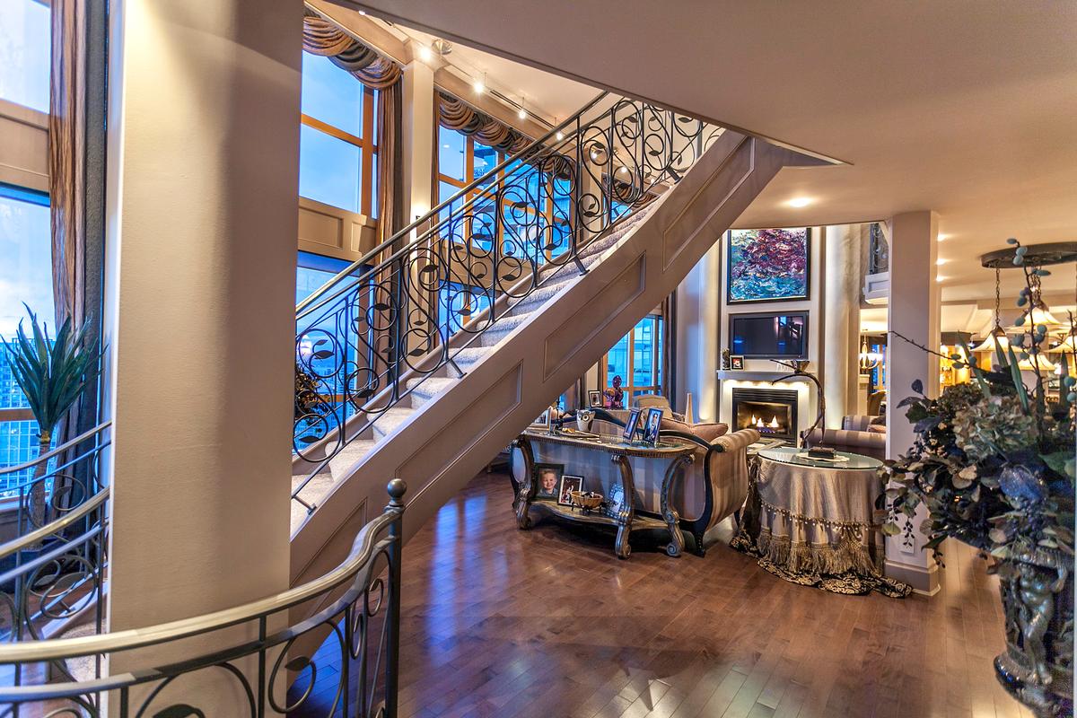 Sky-Penthouse-Mansion-Vancouver_6