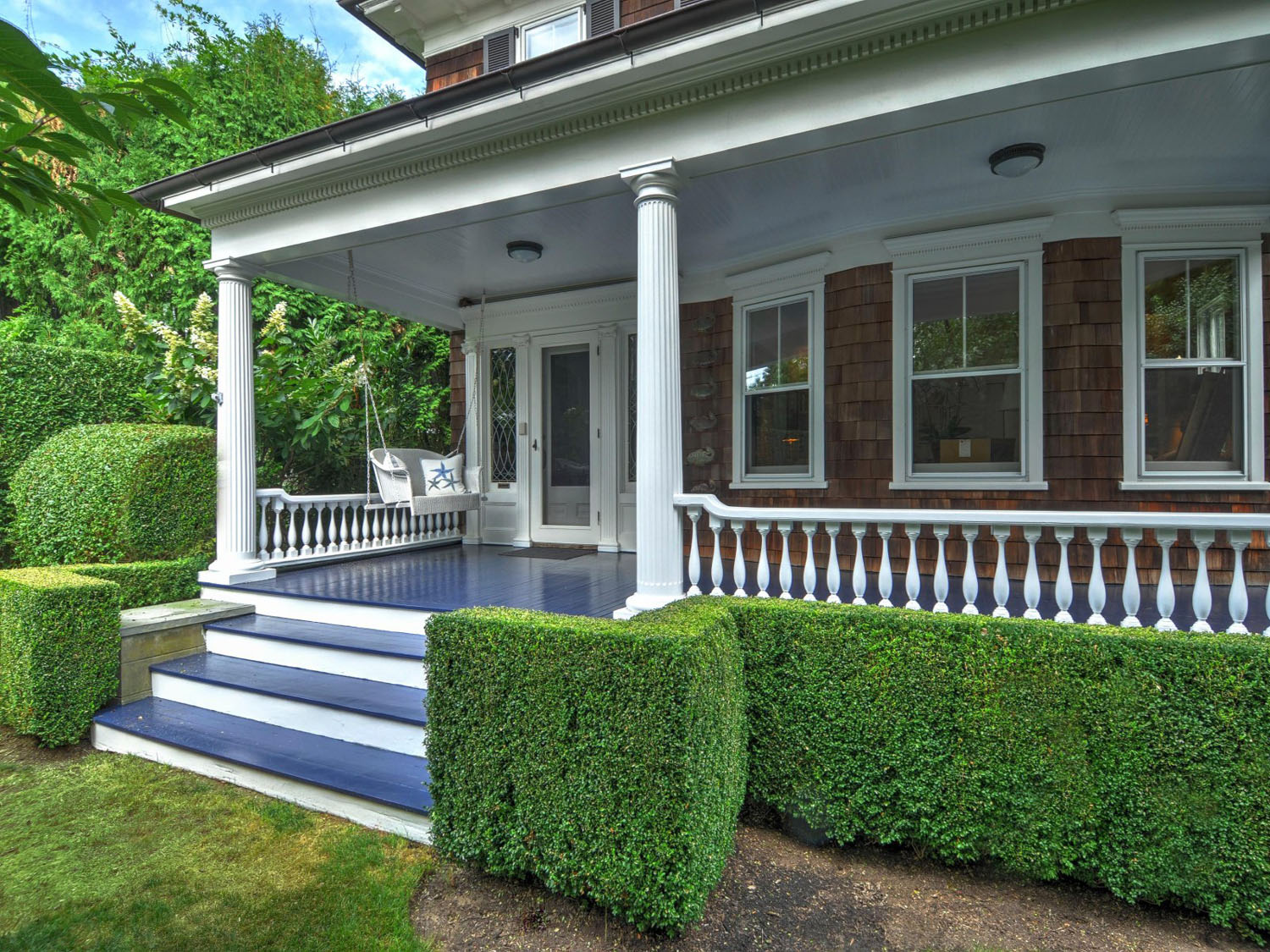 Southampton-New-York-Traditional-Village-House_14
