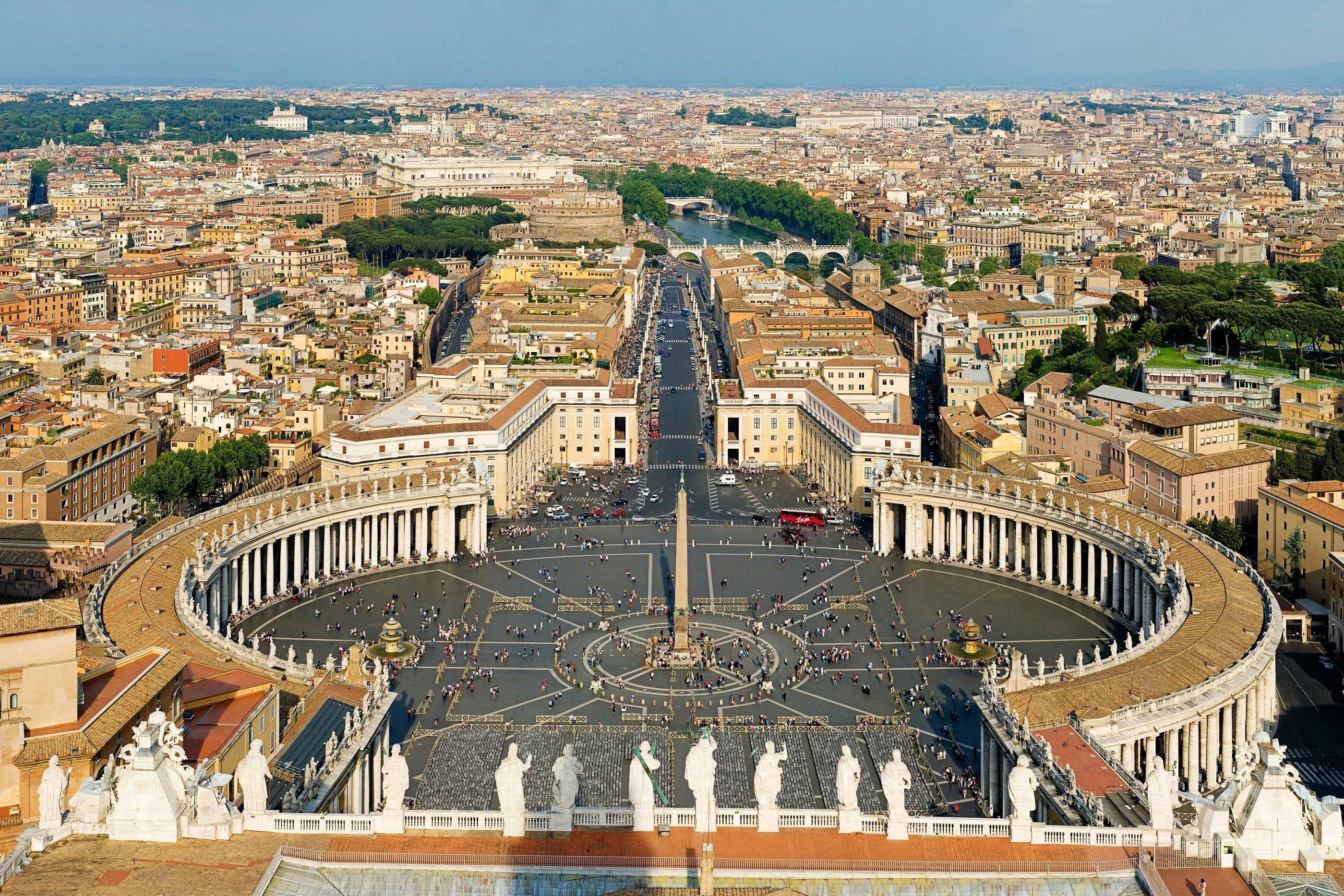 St-Peters-Square-Vatican-City St. Peter's Square Piazza San Pietro