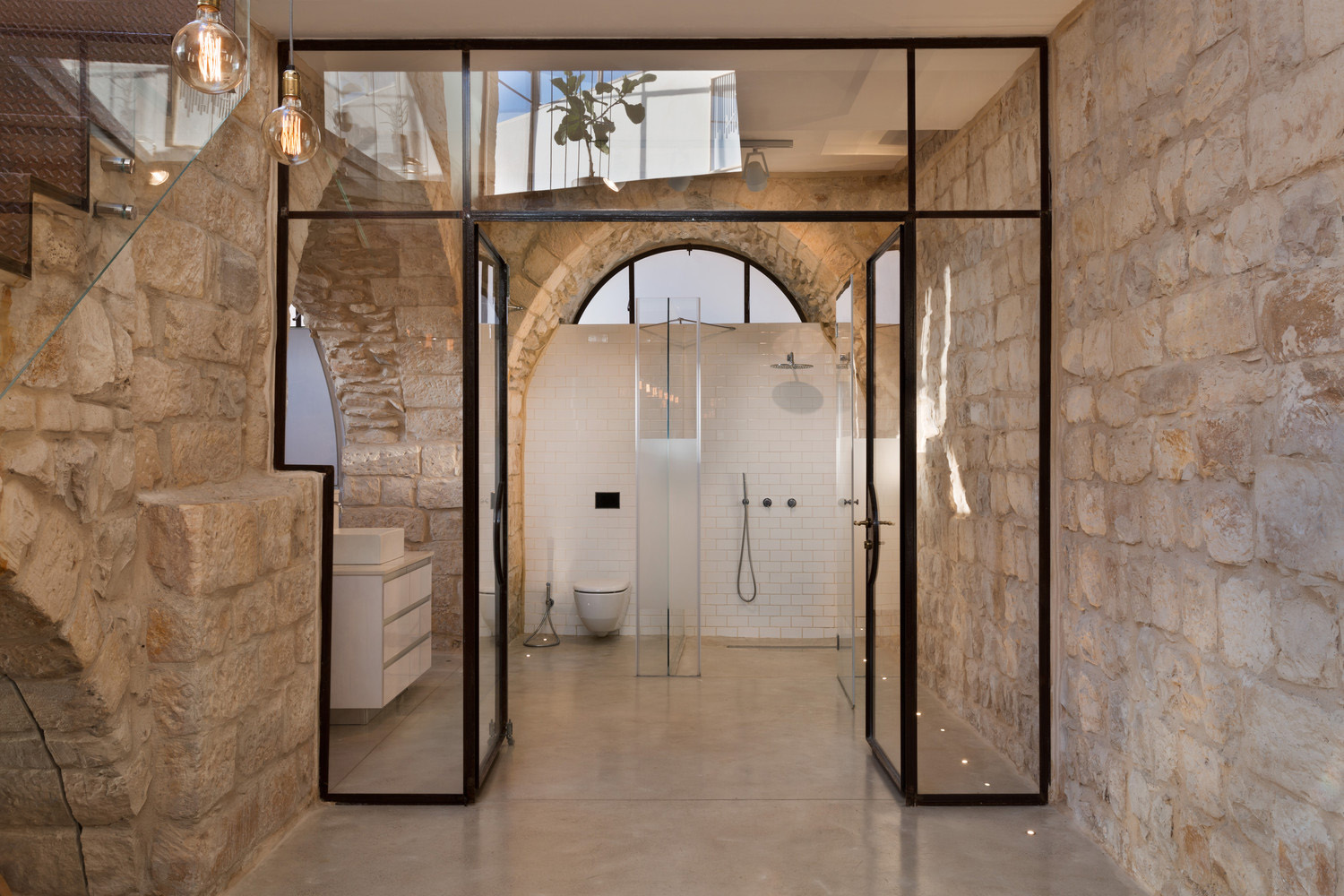 Stone-House-Safed-Israel_12 Stone Bathroom