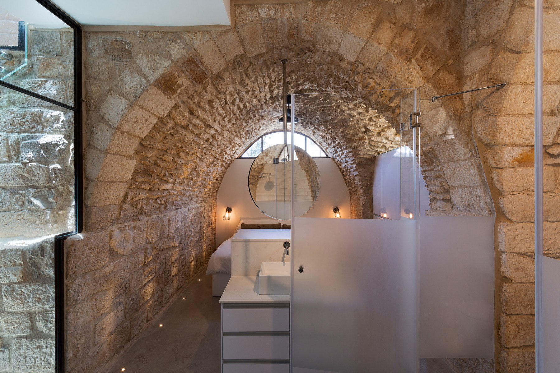 Stone-House-Safed-Israel_6 Stone Arch Bedroom