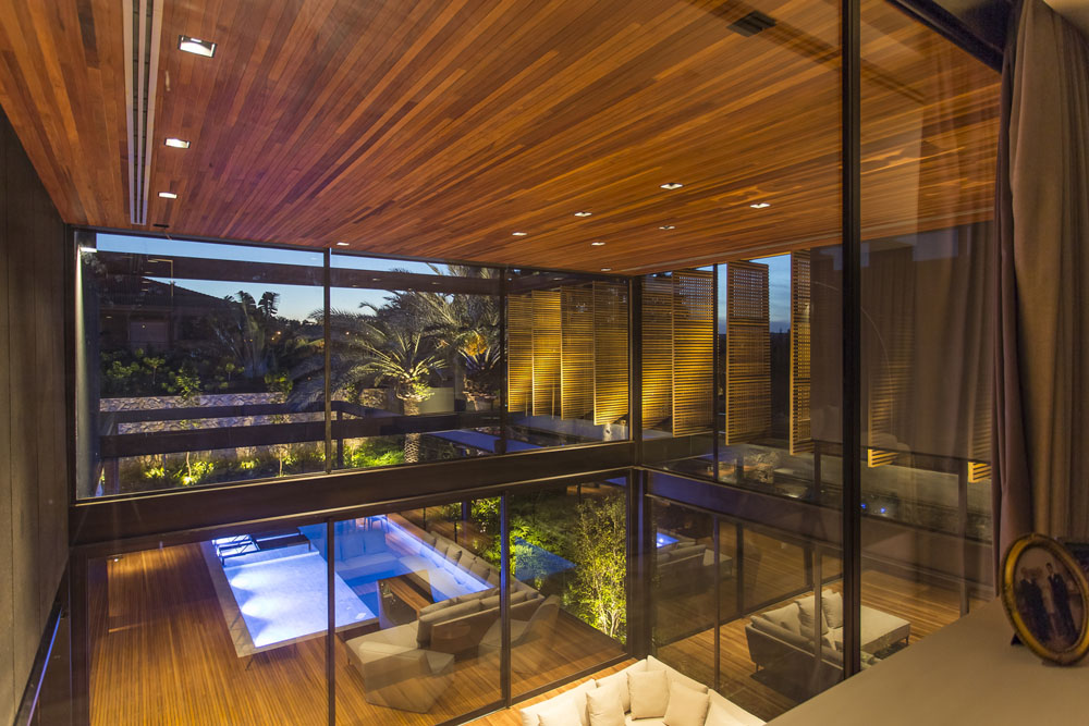 Stones-Walls-Wood-Glass-Metal-Modern-House-Brazil_12