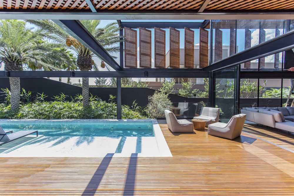 Stones-Walls-Wood-Glass-Metal-Modern-House-Brazil_4