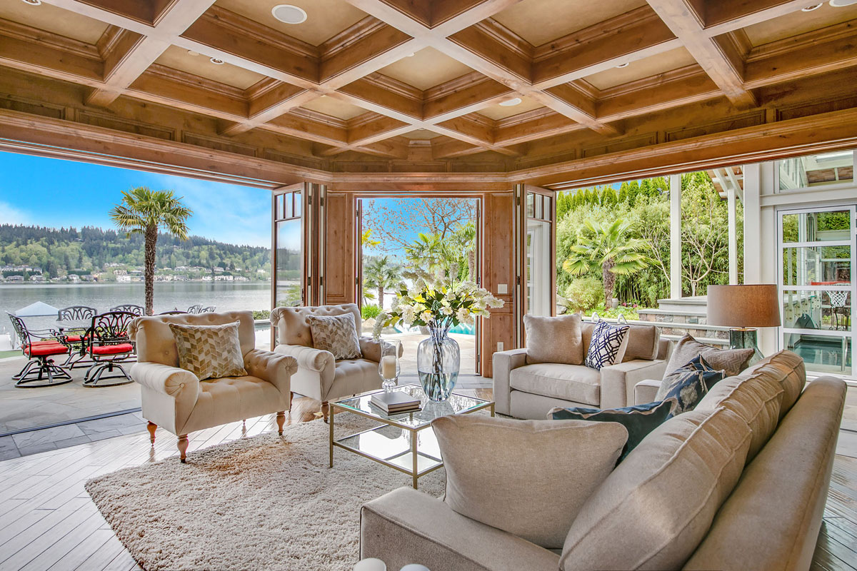 Lakeside Oasis with Private Beach - Issaquah, Washington