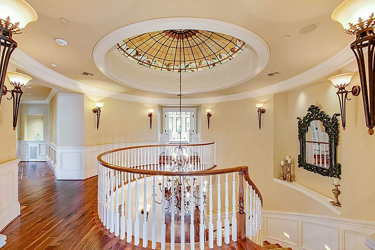 Luxury Home Rotunda with Spiral Staircase